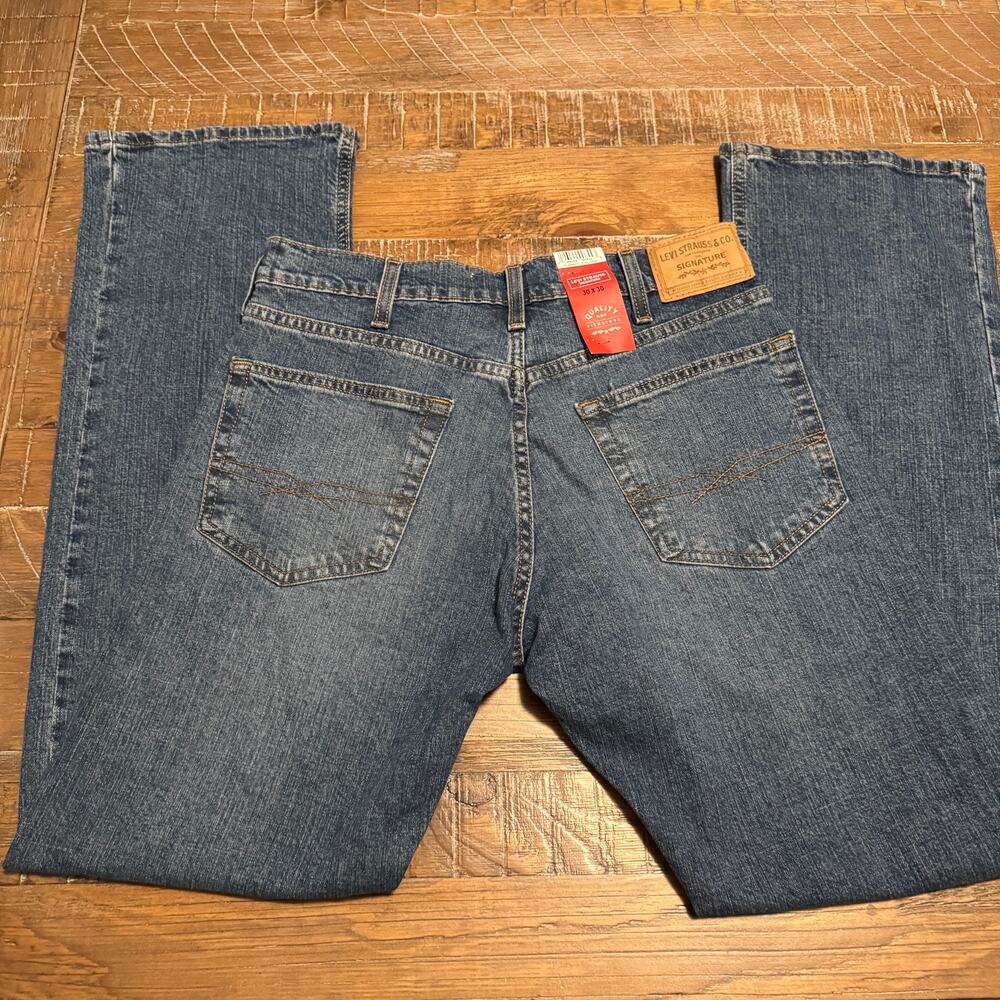 LEVI STRAUSS Signature Bootcut Jeans 30x30 NWT New Blue Jean Men’s Casual Work - Picture 7 of 11